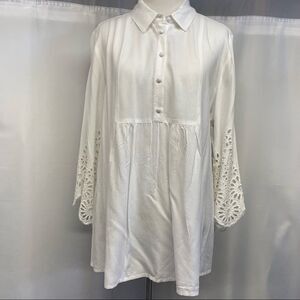 Caffe’  Marrakesh Club Resort Rayon  white eyelet crochet bell sleeve blouse